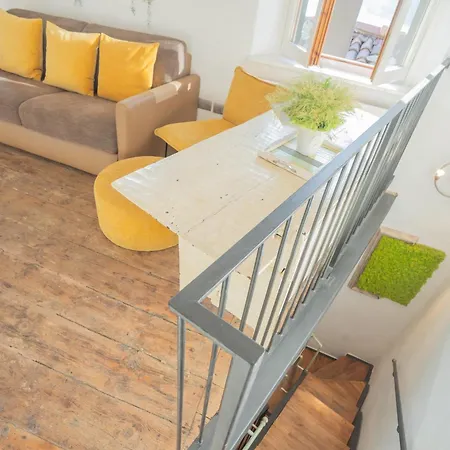 The Nest By By Rent Apartman Blevio